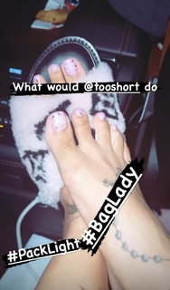 Keyshia Cole feet photo thumbnail