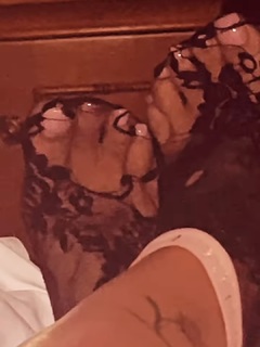 Keyshia Cole feet photo thumbnail
