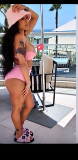 Keyshia Cole feet photo thumbnail