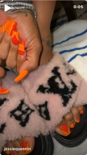 Keyshia Cole feet photo thumbnail