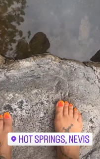 Keyshia Cole feet photo thumbnail
