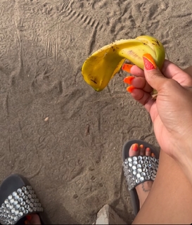 Keyshia Cole feet photo thumbnail