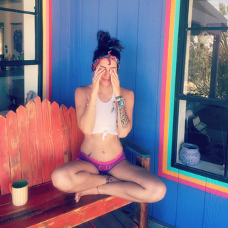 Khalyla Kuhn feet photo thumbnail