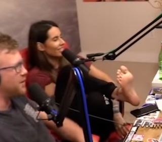 Khalyla Kuhn feet photo thumbnail