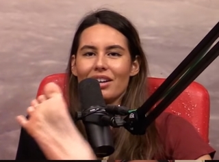 Khalyla Kuhn feet photo thumbnail