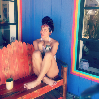 Khalyla Kuhn feet photo thumbnail