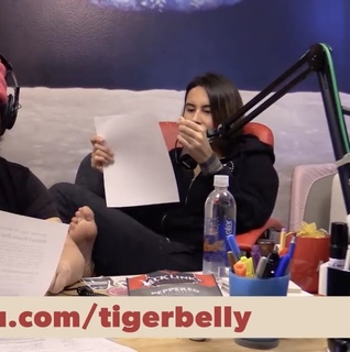 Khalyla Kuhn feet photo thumbnail