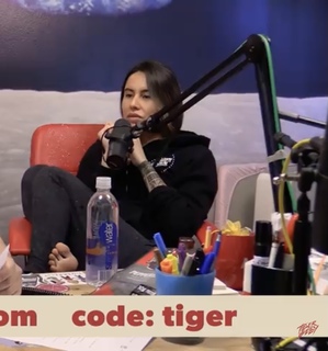 Khalyla Kuhn feet photo thumbnail