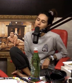 Khalyla Kuhn feet photo thumbnail