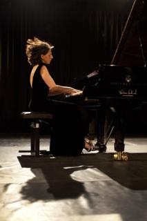 Khatia Buniatishvili feet photo 1