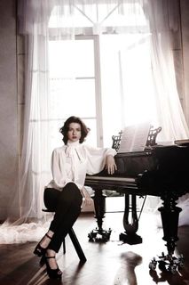 Khatia Buniatishvili feet photo 14
