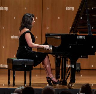 Khatia Buniatishvili feet photo 20