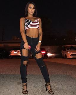 Khloe Kay feet photo thumbnail