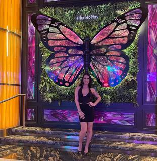 Khloe Kay feet photo thumbnail