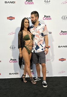 Khloe Kay feet photo thumbnail