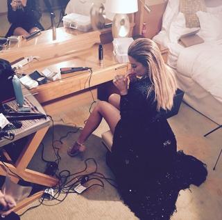 Khloé Kardashian feet photo thumbnail