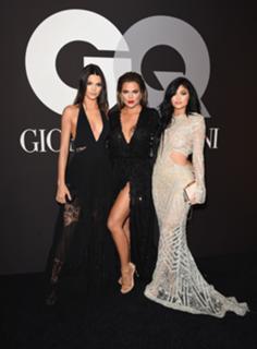 Khloé Kardashian feet photo thumbnail