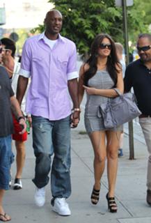 Khloé Kardashian feet photo thumbnail