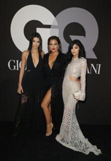 Khloé Kardashian feet photo thumbnail