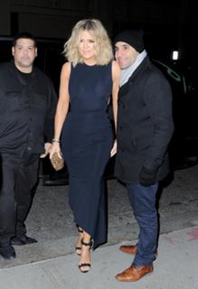 Khloé Kardashian feet photo thumbnail