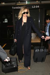 Khloé Kardashian feet photo thumbnail