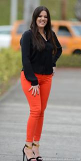 Khloé Kardashian feet photo thumbnail