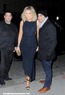 Khloé Kardashian feet photo thumbnail