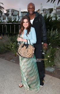 Khloé Kardashian feet photo thumbnail