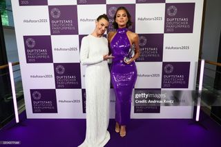 Khloé Kardashian feet photo thumbnail