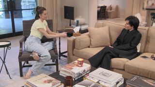 Khloé Kardashian feet photo thumbnail