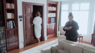 Khloé Kardashian feet photo 17