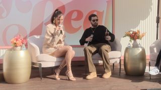Khloé Kardashian feet photo 11