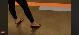 Khotan Shams feet photo 11