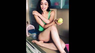 Khushali Kumar feet photo 7