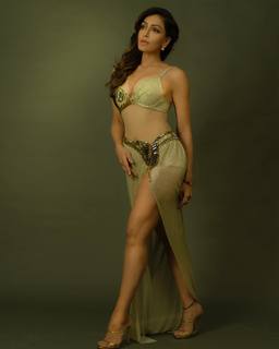 Khushali Kumar feet photo 19