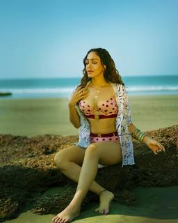 Khushali Kumar feet photo 4