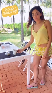 Khushali Kumar feet photo 2