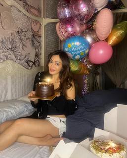 Khushali Kumar feet photo 5
