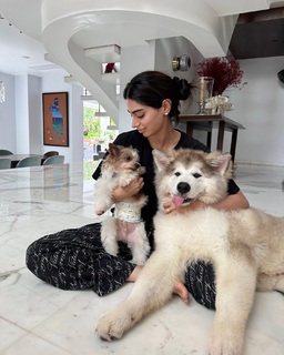 Khushi Kapoor feet photo 14