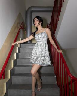 Khushi Kapoor feet photo 10