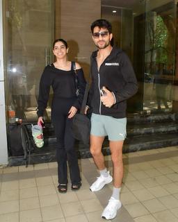 Khushi Kapoor feet photo 6