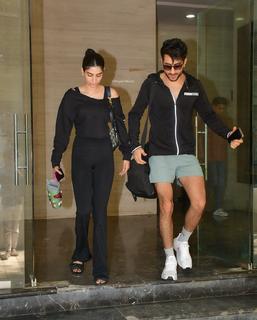 Khushi Kapoor feet photo 4