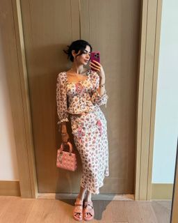 Khushi Kapoor feet photo 12