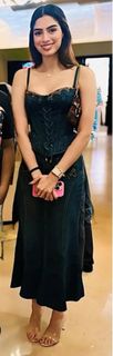 Khushi Kapoor feet photo 12