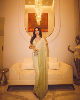 Khushi Kapoor feet photo 3