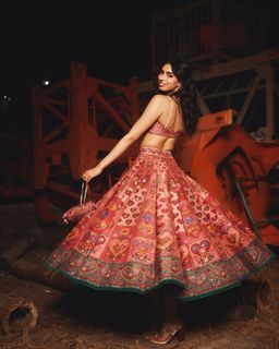 Khushi Kapoor feet photo 11