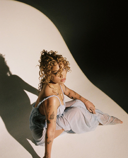 Kiana Ledé feet photo 17