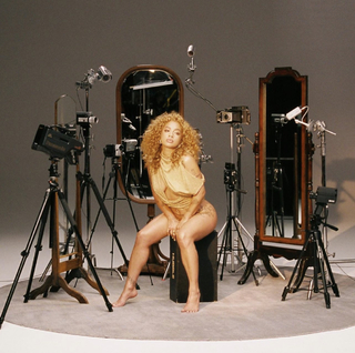 Kiana Ledé feet photo 2