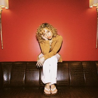 Kiana Ledé feet photo 8