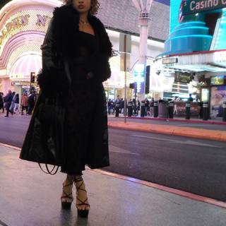 Kiana Ledé feet photo 3